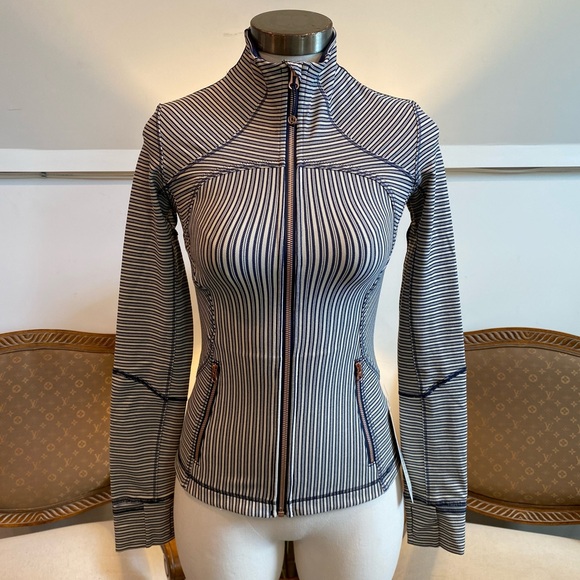 NWT lululemon Striped Women's Jacket, Forme
Jacket, Size 4 Small Athleisure - Picture 1 of 6